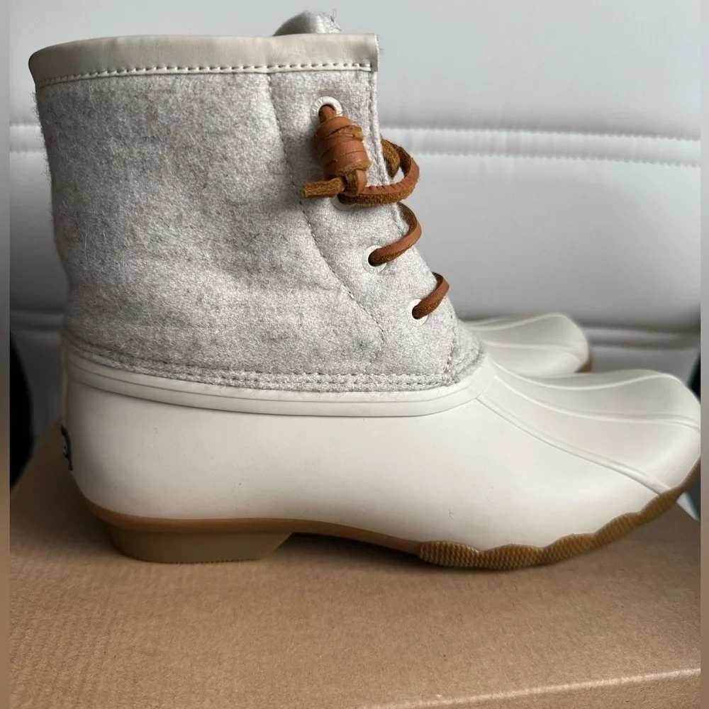Sperry stay cozy